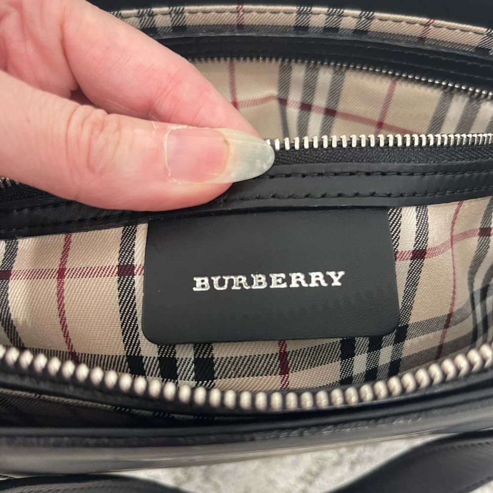 Burberry Black Leather Shoulder Bag with COA and Dusty - Picture 10 of 14